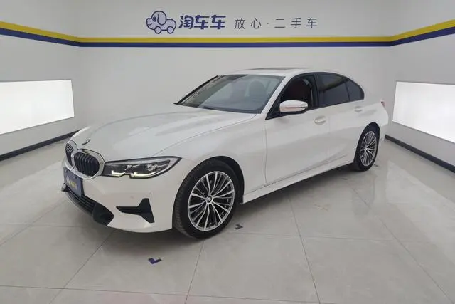 BMW 3-Series, 2022