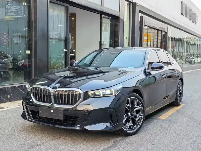 BMW 5 Series, 2025