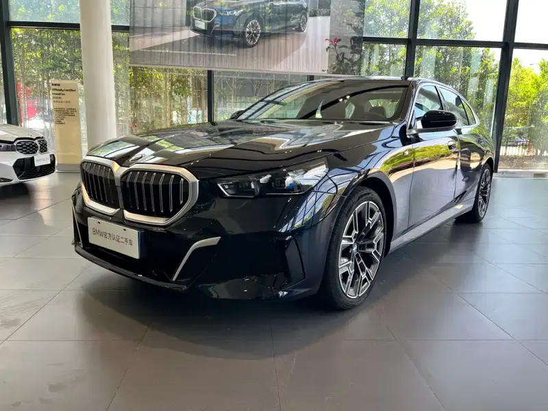 BMW 5 Series, 2025