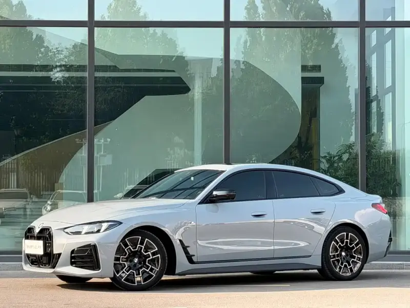 BMW 4 Series, 2025