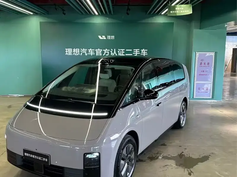 Li Auto Li MEGA, 2024