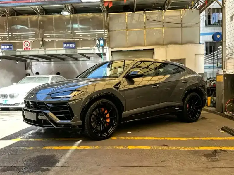 Lamborghini Urus, 2024