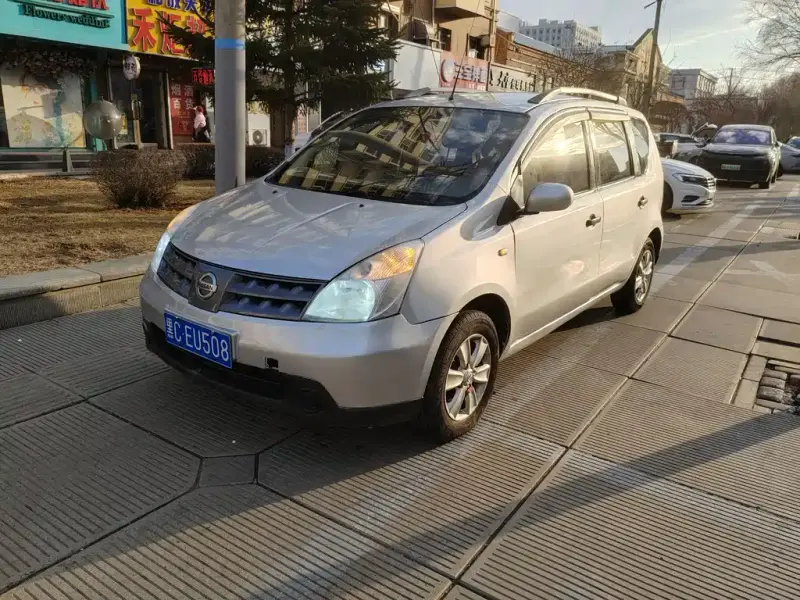 Nissan Livina, 2009