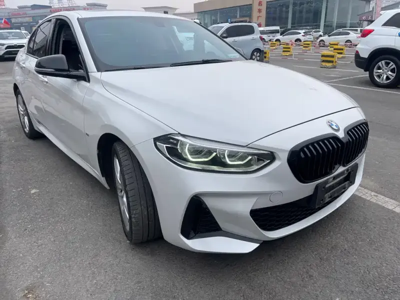 BMW 1 Series, 2022