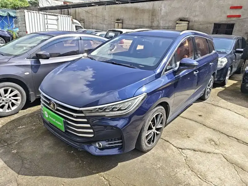 BYD MAX, 2018
