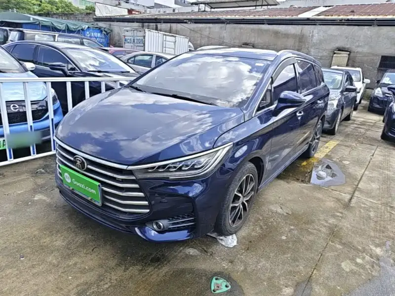 BYD MAX, 2018