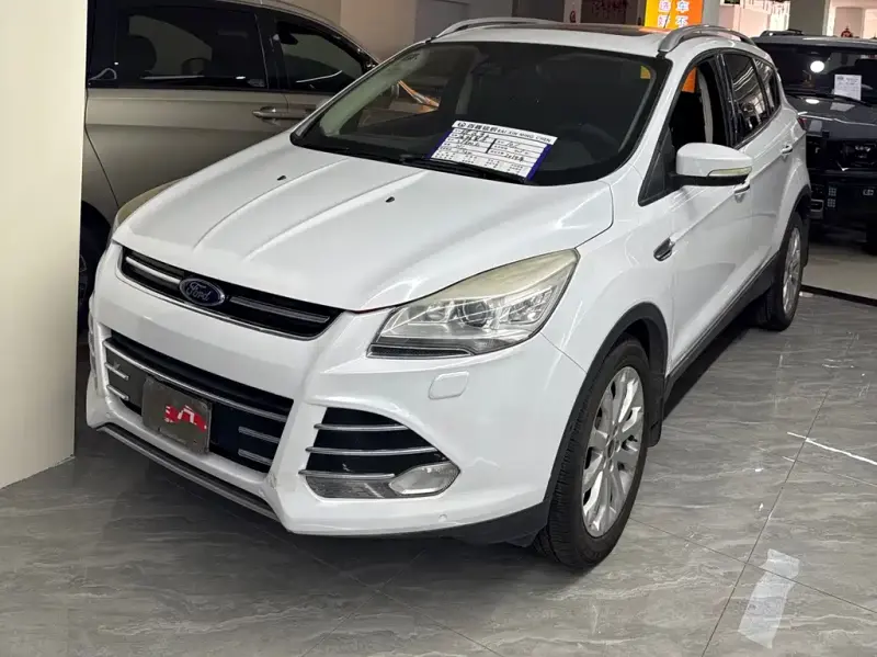 Ford Kuga, 2015