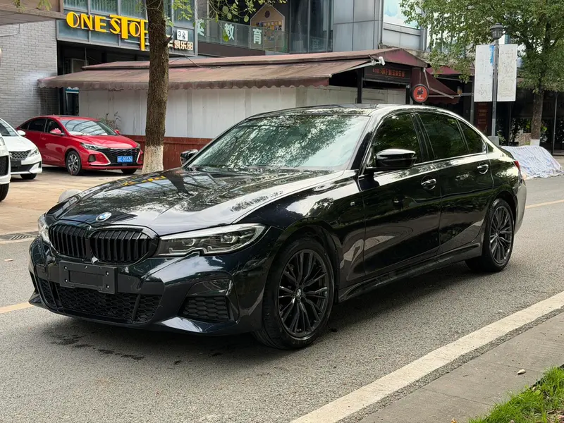 BMW 3-Series, 2022