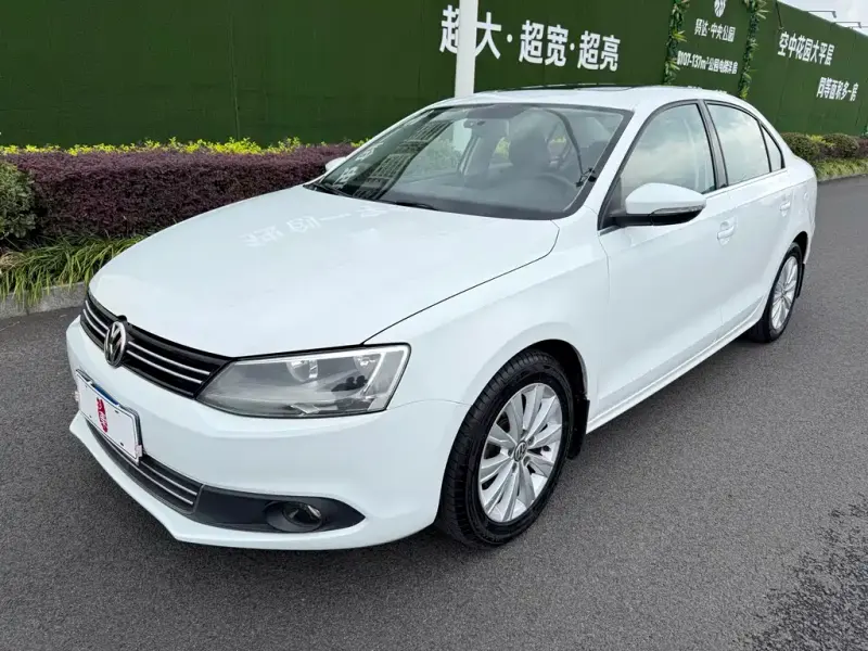 Volkswagen Sagitar, 2015