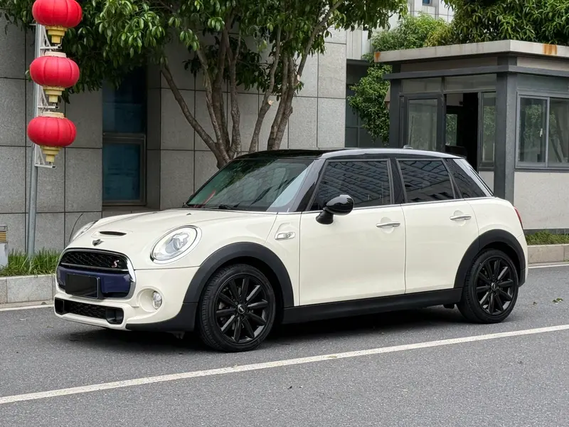 MINI MINI, 2016