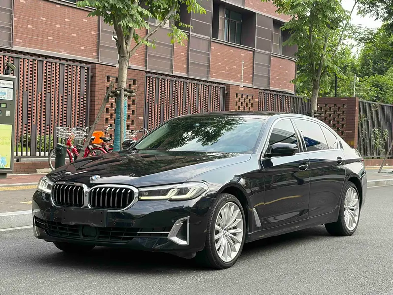 BMW 5-Series, 2022