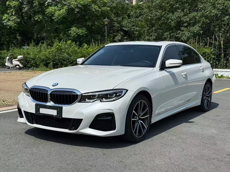 BMW 3-Series, 2022