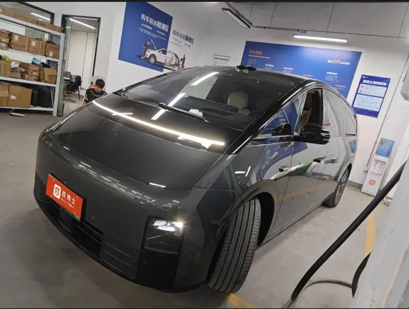 Li Auto MEGA, 2025