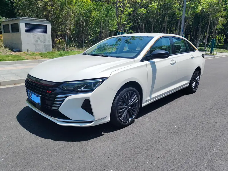 Dongfeng Fengshen Yixuan MAX, 2022