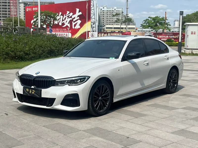 BMW 3-Series, 2022