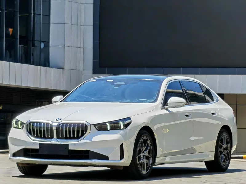 BMW 5-Series, 2025