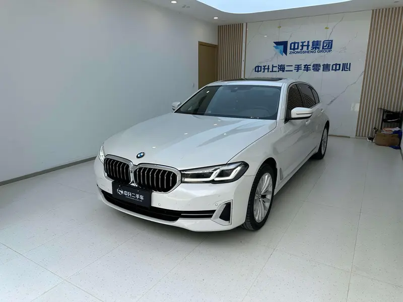 BMW 5-Series, 2022