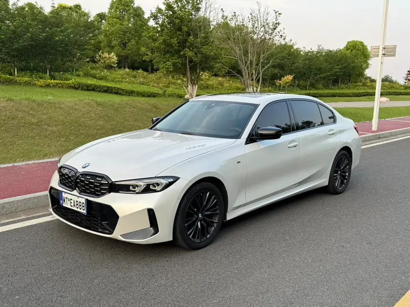 BMW 3-Series, 2023