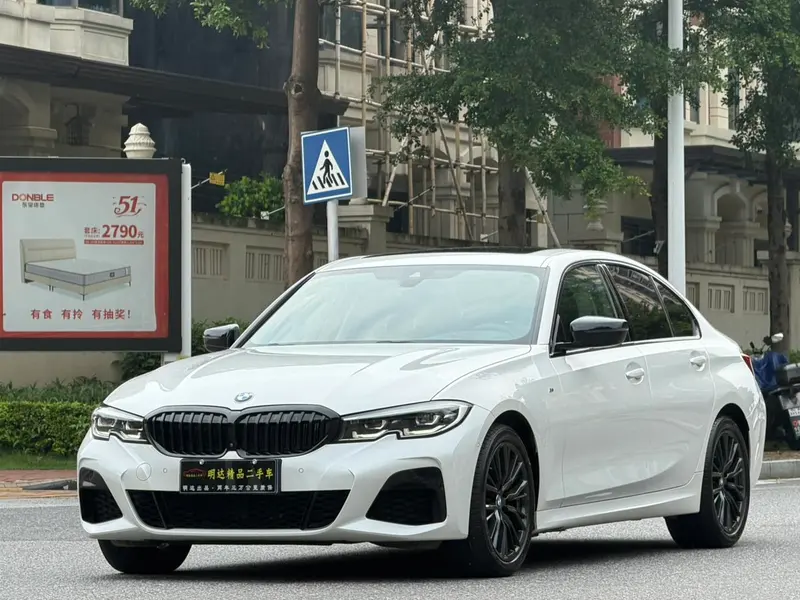 BMW 3-Series, 2022
