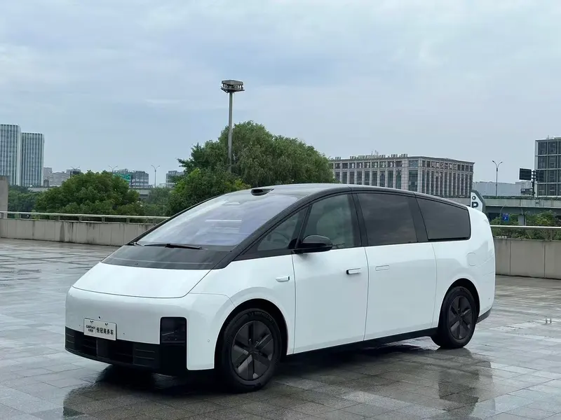 Li Auto MEGA, 2025