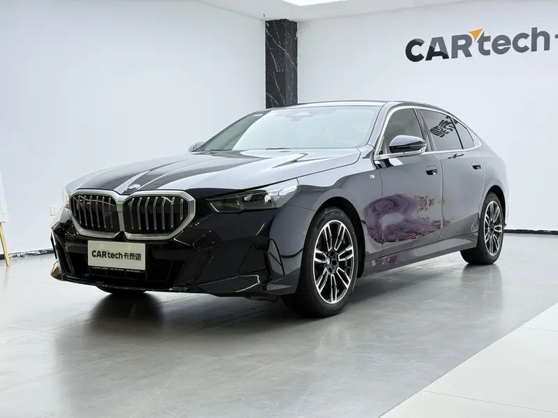 BMW 5-Series, 2025