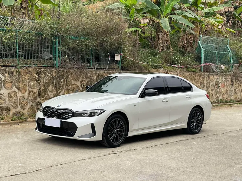 BMW 3-Series, 2023
