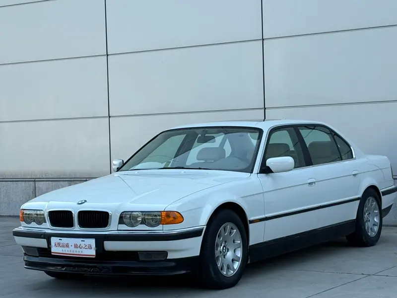 BMW 7-Series, 2000