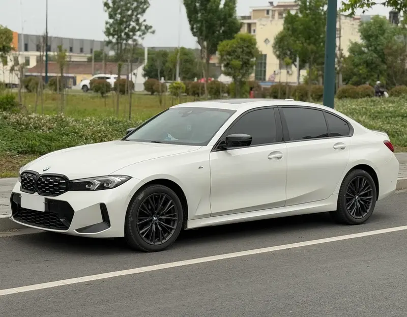 BMW 3-Series, 2023