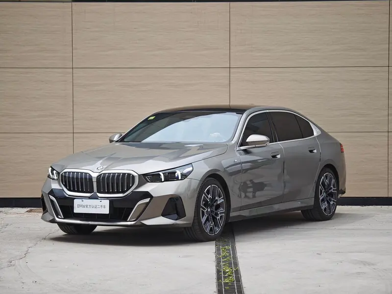 BMW 5-Series, 2024