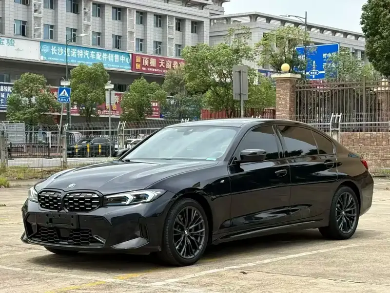 BMW 3 Series, 2023