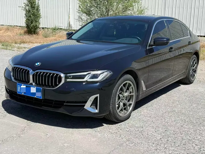 BMW 5-Series, 2022