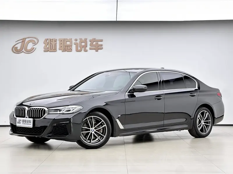 BMW 5-Series, 2022
