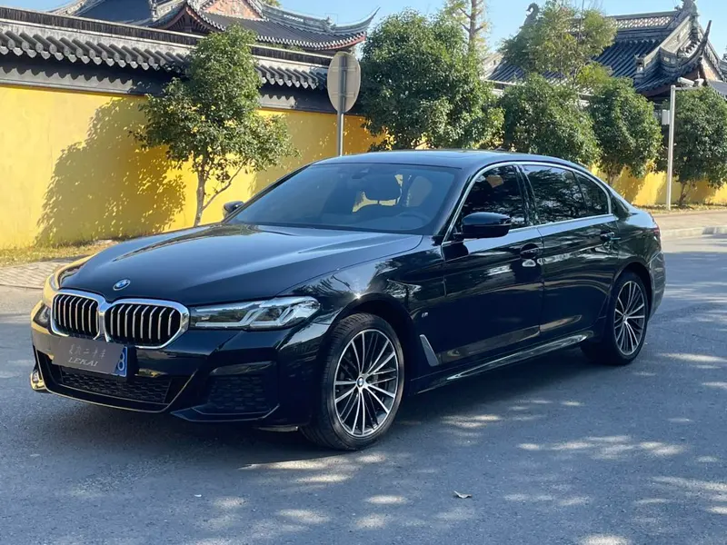 BMW 5-Series, 2022