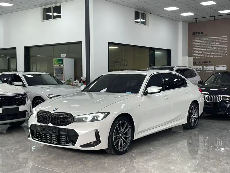 BMW 3-Series, 2023