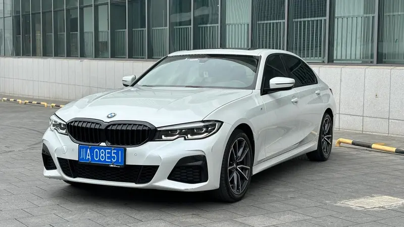 BMW 3-Series, 2022