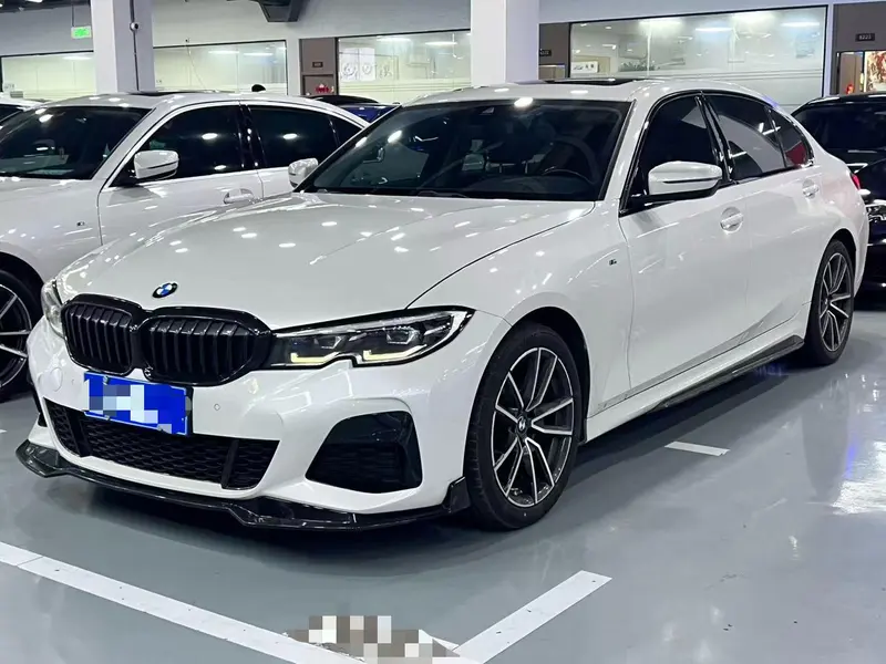 BMW 3-Series, 2022