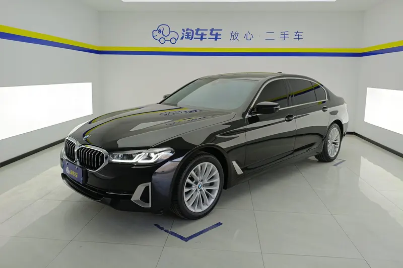 BMW 5-Series, 2022