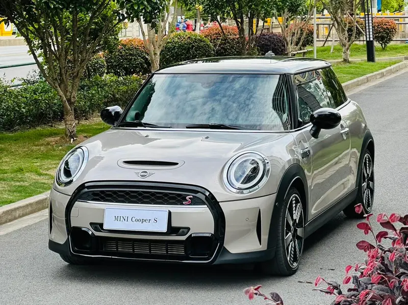 MINI MINI, 2022