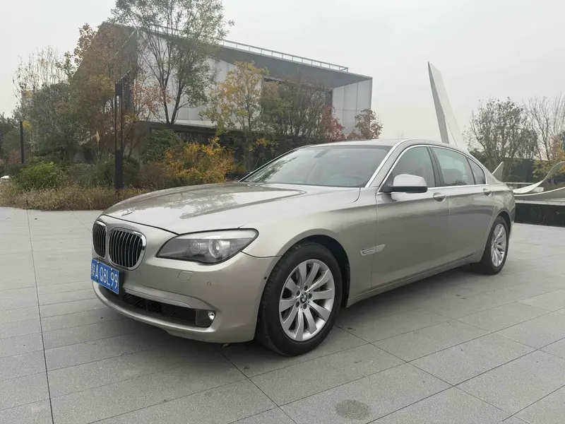 BMW 7-Series, 2011
