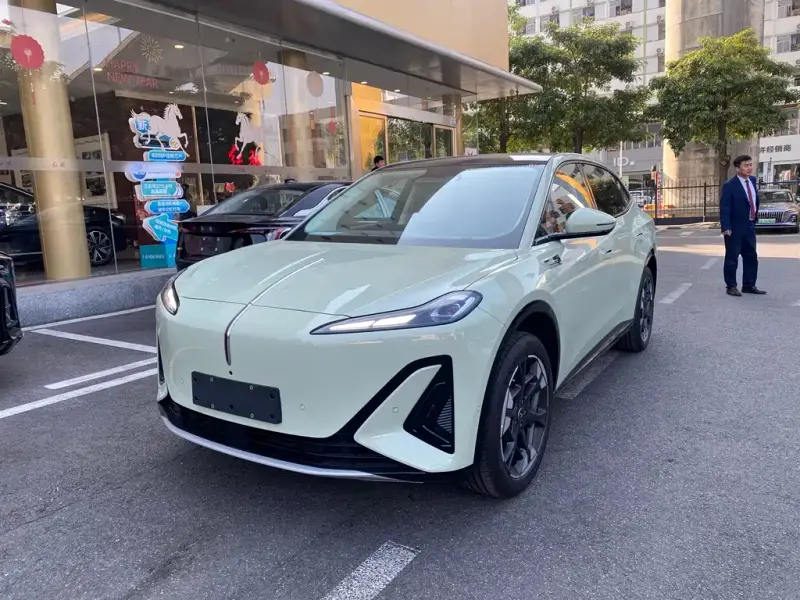 Hongqi 06, 2026