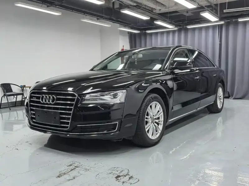 Audi A8, 2015