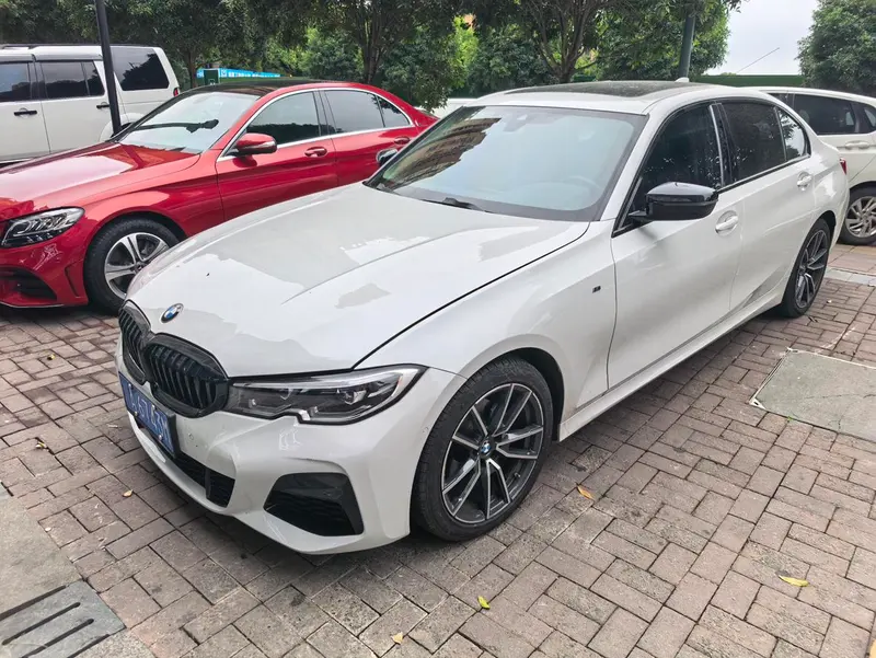 BMW 3-Series, 2022