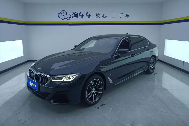 BMW 5-Series, 2022