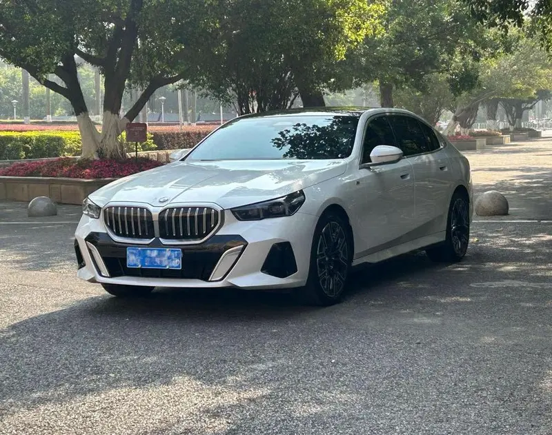 BMW 5-Series, 2024