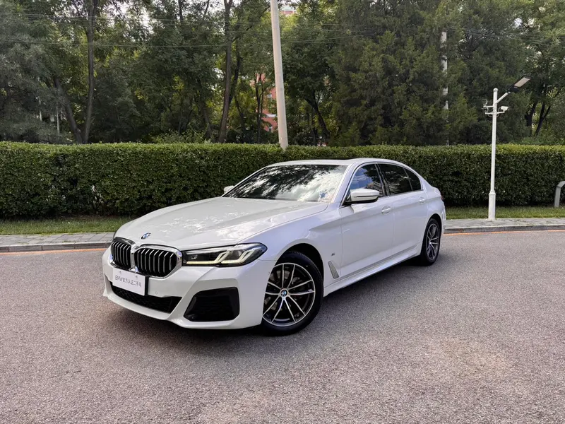 BMW 5-Series, 2022