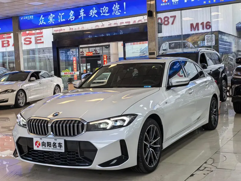 BMW 3-Series, 2023