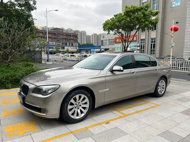 BMW 7-Series, 2011