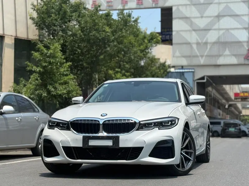 BMW 3-Series, 2021