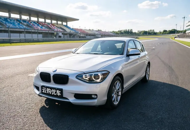 BMW 1-Series (Import) Facelift 118i Leading Version, 2013 — фото 1