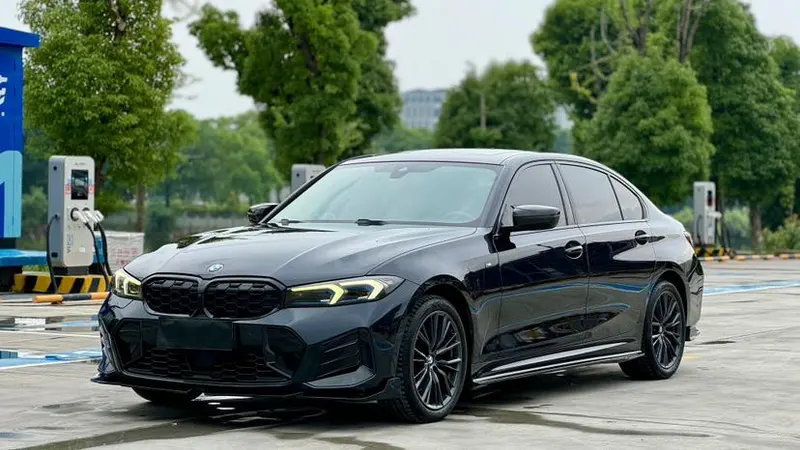 BMW 3-Series, 2023